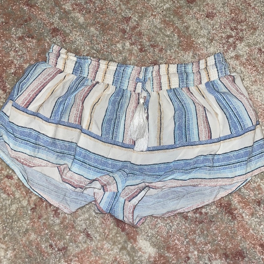 Comfy stripped shorts